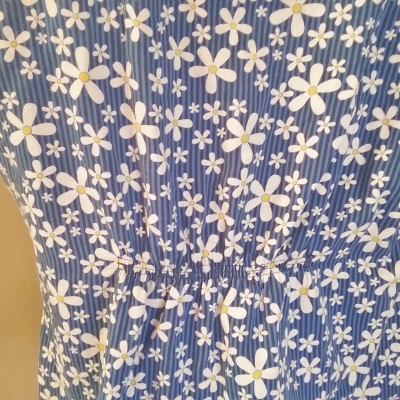 Rampage Medical Apparel scrub top - Picture 4 of 7